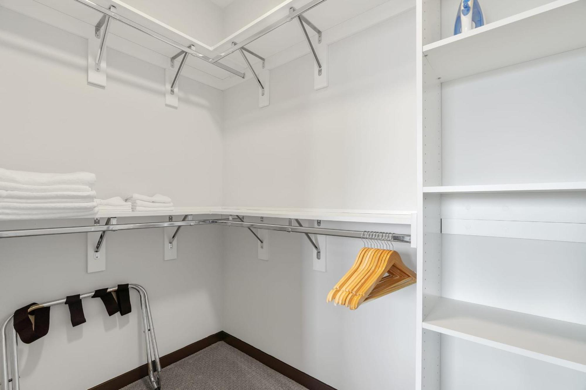 Cozysuites On Mass With Garage Parking #7 Indianapolis Dış mekan fotoğraf